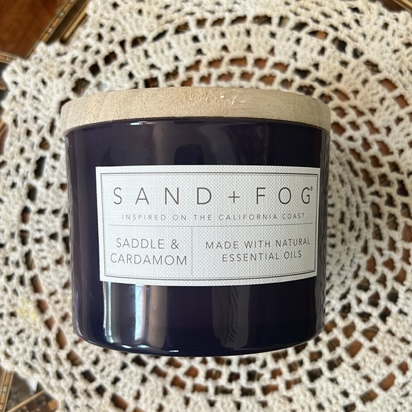 Saddle & Cardamon Scented Candle - Picture 6 of 12